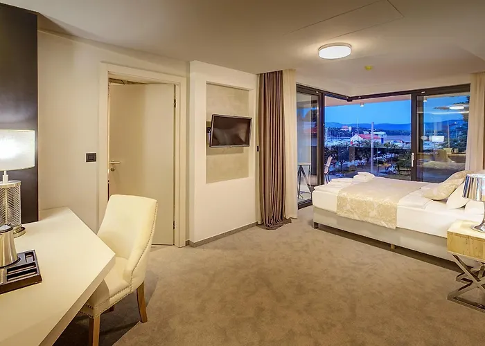 Hotel Maritime